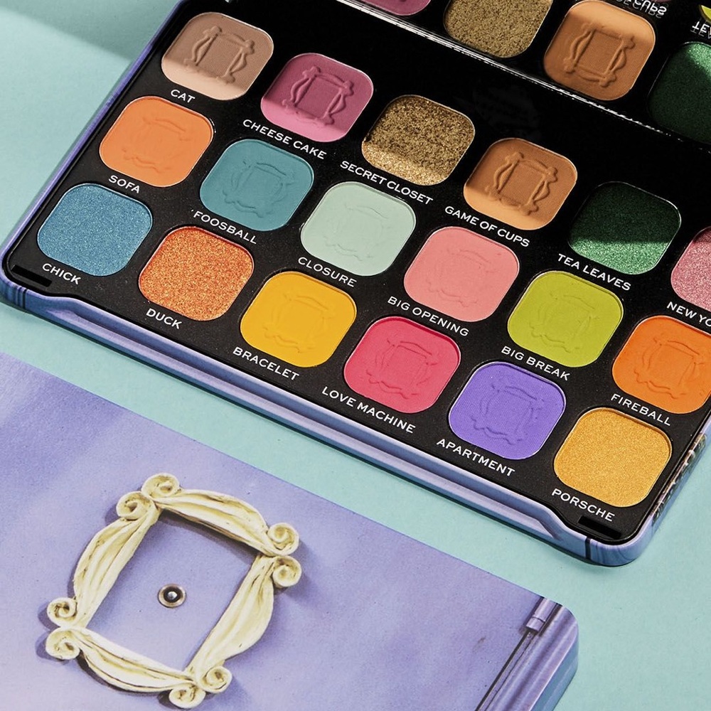 REVOLUTION FRIENDS FOREVER FLAWLESS "WE WERE ON A BREAK" EYESHADOW PALETTE